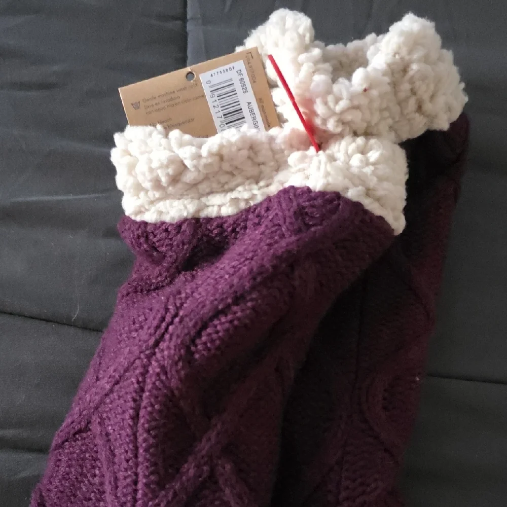 Dearfoams Plum Cable Knit Slipper Socks - Picture 5 of 7